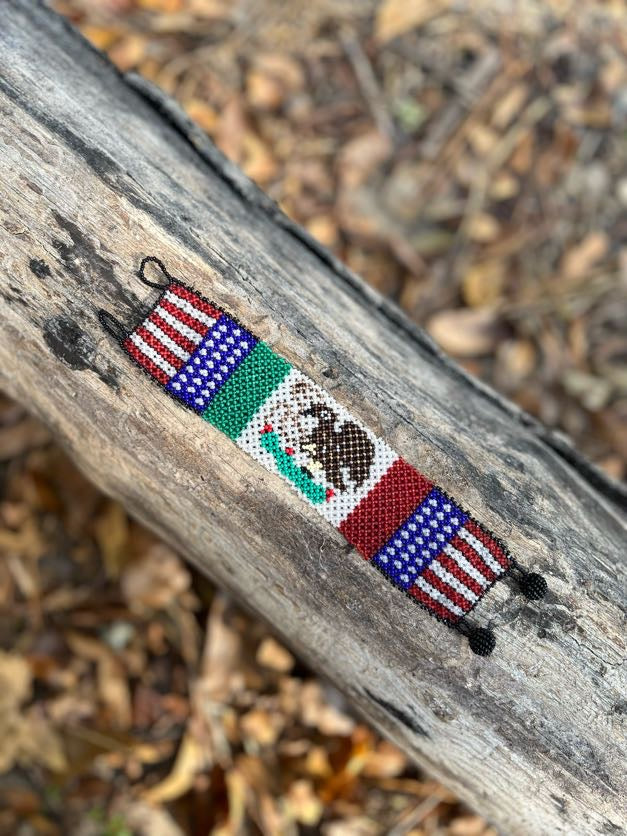 Pulseras Huicholes
