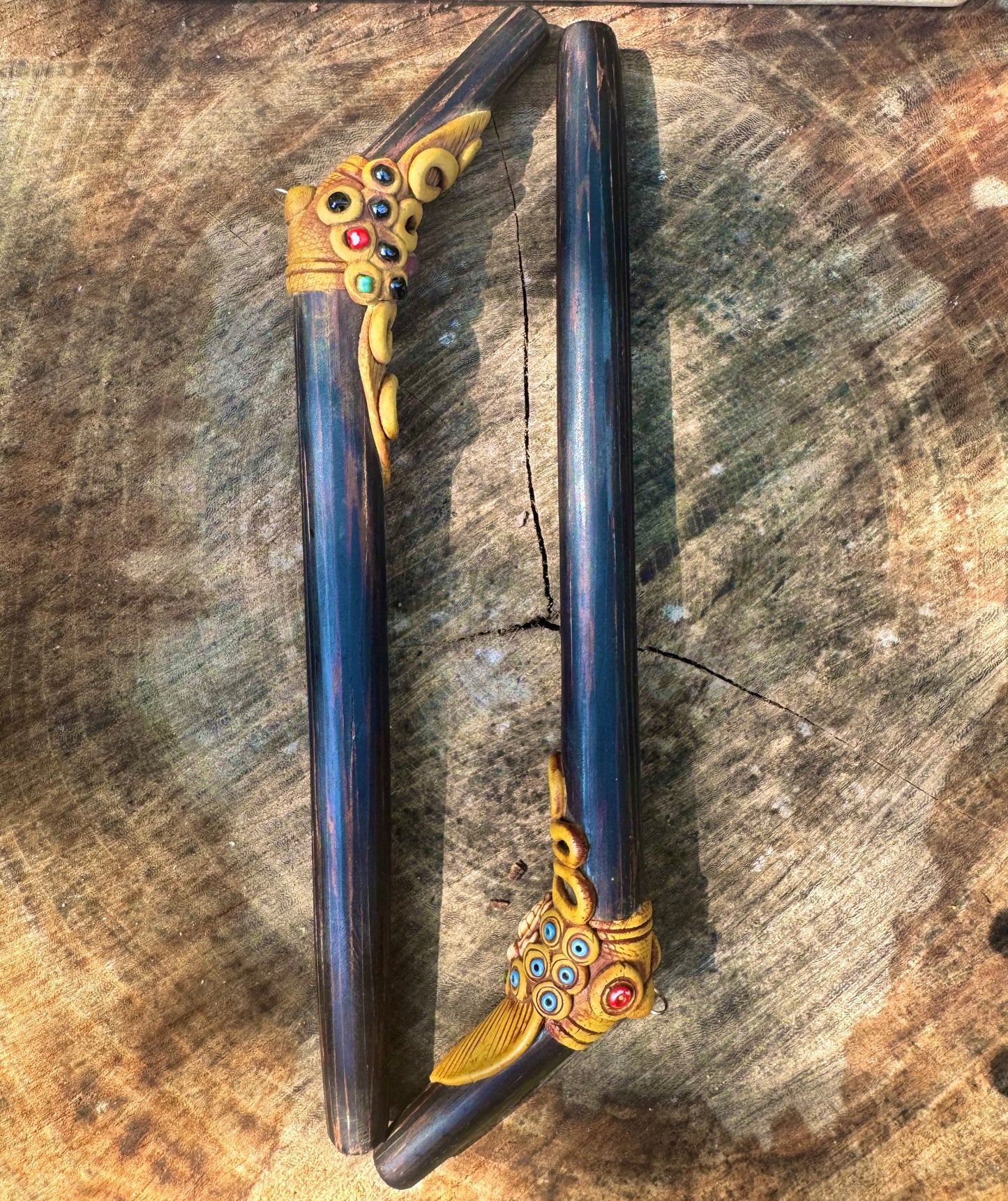 Single Nostril Tepi with Clay Design